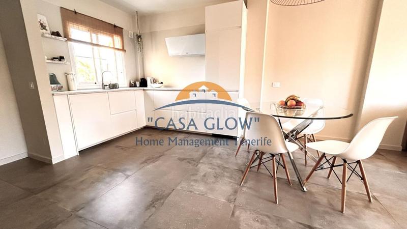 Foto d7de53d6-40b0-40b5-aa90-4f427d8c61eb. Ático hermoso apartamento renovado en Los Cristianos Arona