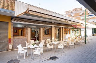 Local Comercial a Calle puerto de portalet 5. Bar con terraza en zona peatonal en rochelambert