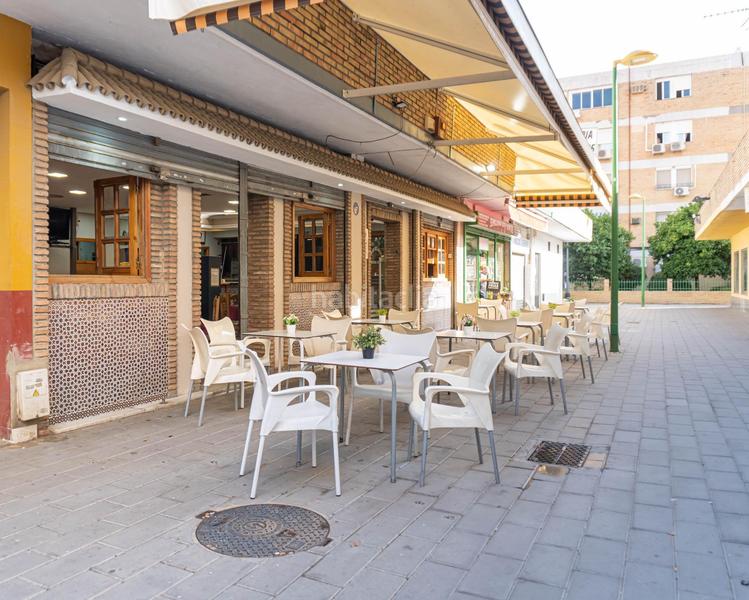 Foto c73b0dfa-469b-45d8-a636-987e75e5758f. Local comercial en venta bar ricardo mítico bar ricardo en el cerro en Sevilla