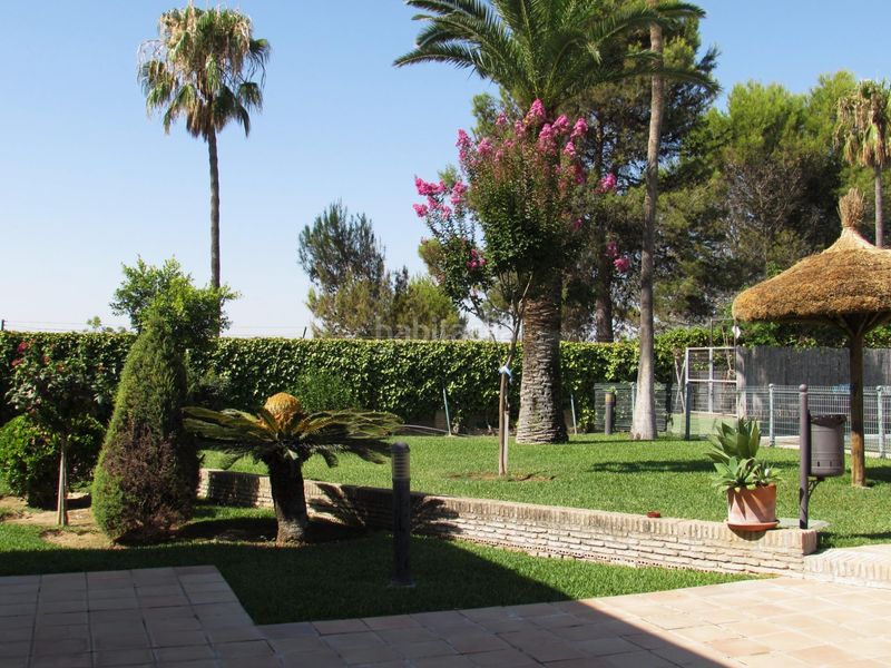 Foto c8fc5486-0493-4ece-a6e7-34a787532117. Xalet amb calefacció aparcament piscina a Valencina de la Concepción