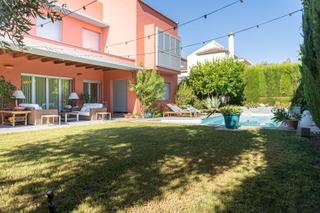 Chalet in Valencina de la Concepción. Tu refugio exclusivo en valencina de la concepcion. sin honorari