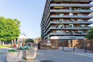 Studio à Avenida de eduardo dato 22. Estudio edifico huerta del rey avda eduardo dato