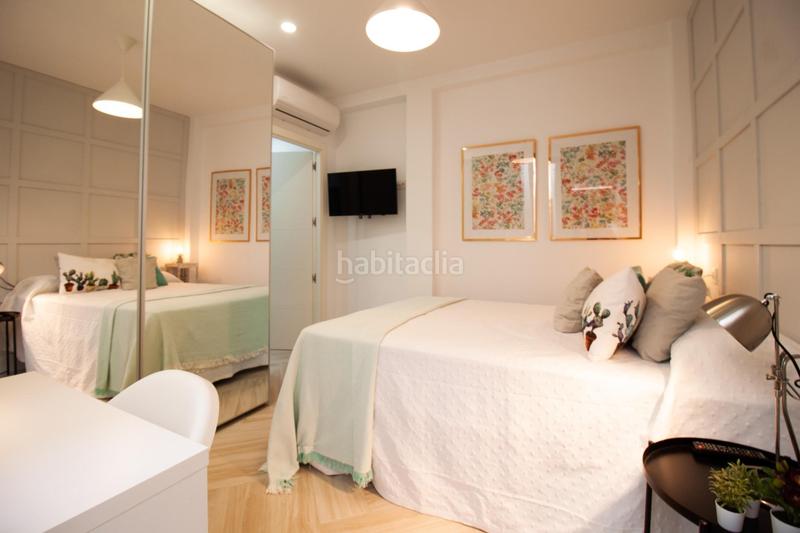 Foto 934031e3-acdb-4e71-9f1a-b0ccc68773a3. Alquiler casa  de lujo independiente con tres suites y terraza en nervión. en Sevilla