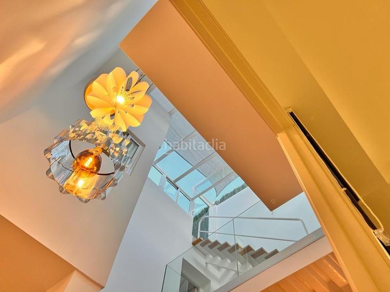 Foto b254ec01-b4e9-454d-ae74-5df4cb8f2384. Alquiler casa  de lujo independiente con tres suites y terraza en nervión. en Sevilla