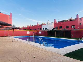 Casa adossada  Calle margarita nelken. Vivir en alcalá de guadaíra tranquilidad, naturaleza y calidad d