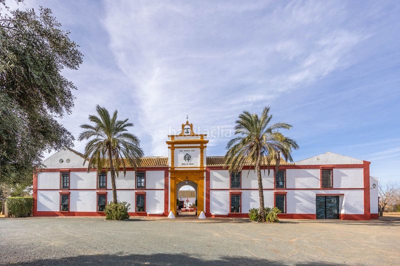 Foto 10aef33e-0f8b-4ff8-9598-7d77fa8bd496. Masia amb aparcament piscina a Carmona