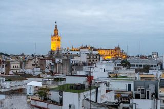 Miete Etagenwohnung in Calle san pablo 1. Lujo y vistas a la giralda en san pablo.