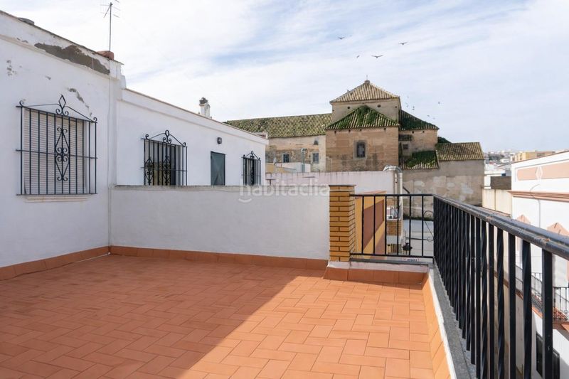 Foto 42e4dd1a-e53e-40a9-b8fd-05bc4f8efea4. Casa amb aparcament a Morón de la Frontera