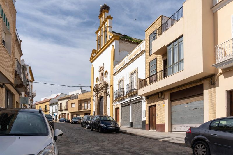 Foto b29db1ec-e2cb-431f-a92d-d2d63836fbcc. Casa amb aparcament a Morón de la Frontera