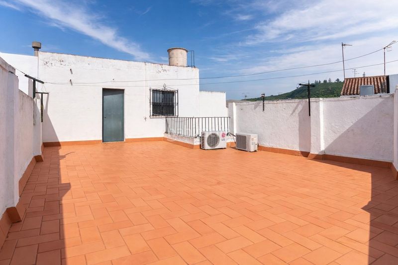 Foto e24e2156-7fe9-4210-bd57-0251b5b35233. Casa amb aparcament a Morón de la Frontera