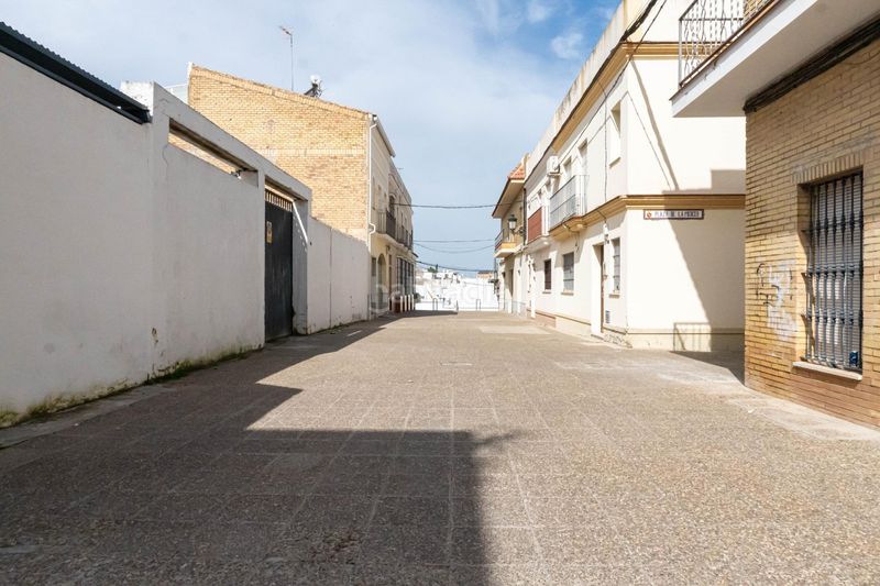 Foto fc59392b-9e21-4a8d-a002-1d387506c2c2. Casa amb aparcament a Morón de la Frontera