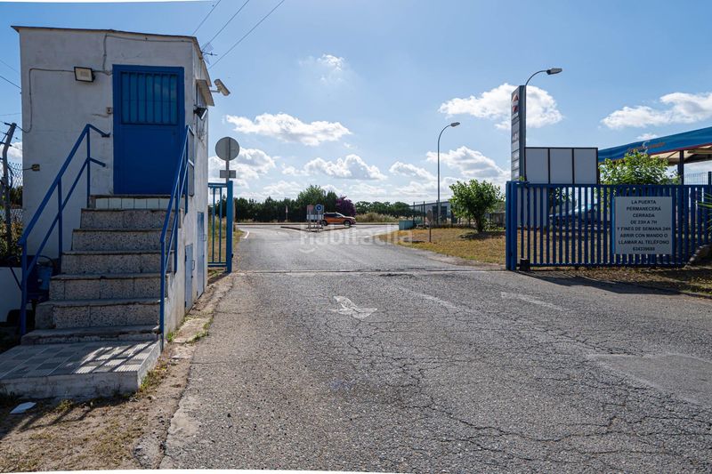 Foto cfebc8f2-af44-4838-81fc-b8cab52a9947. Bâtiment à usage industriel dans Rinconada (La)