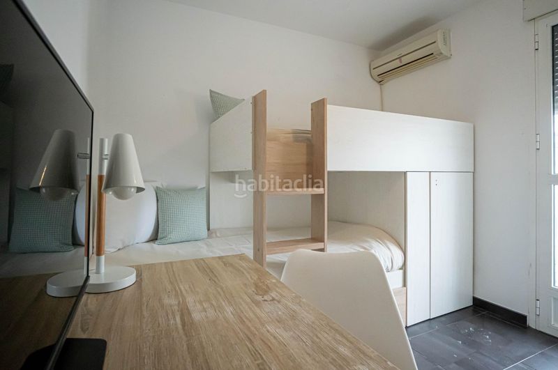 Foto cff64380-f02b-47c4-a300-3f32060f9aef. Casa adossada a Olivares