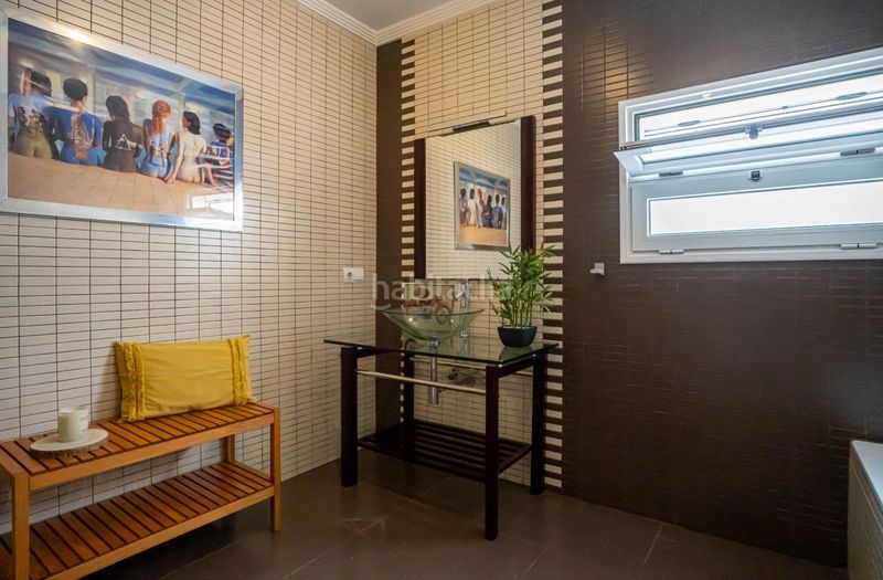 Foto e2d4762b-5e5e-4ca7-ac5c-72c4821f2ecd. Casa adossada a Olivares