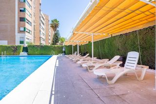 Appartamento in Avenida del alcalde luis uruñuela 8. Espectacular vivienda de 5 dormitorios con club privado en sevil