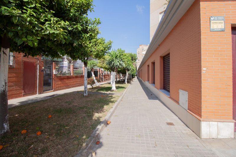 Foto 07f9780f-9ef4-4a82-a1b3-8fe6256114a6. Local comercial a calle eúfrates 14 a Parque Alcosa Sevilla
