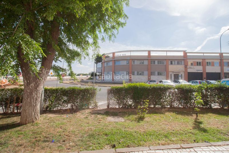 Foto 1808aff6-7420-4330-8af4-8710709401e8. Local comercial a calle eúfrates 14 a Parque Alcosa Sevilla