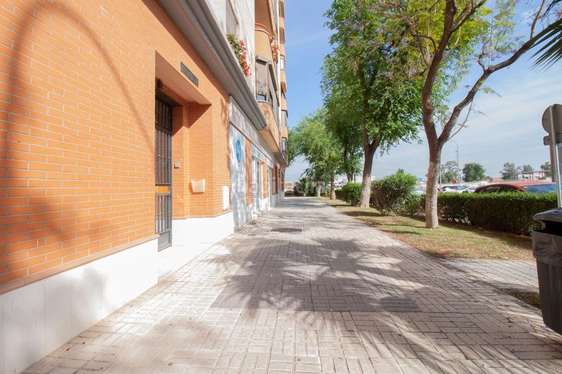 Foto 4b1434b1-96ef-4e99-8c01-14bbb269be6a. Local comercial a calle eúfrates 14 a Parque Alcosa Sevilla