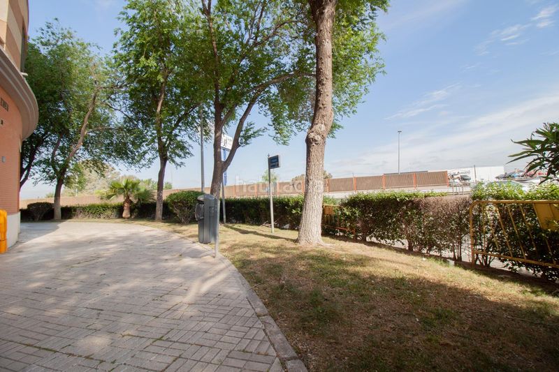 Foto 4ff97f76-a6bd-4d66-95dc-65d6aa616c3d. Local comercial a calle eúfrates 14 a Parque Alcosa Sevilla