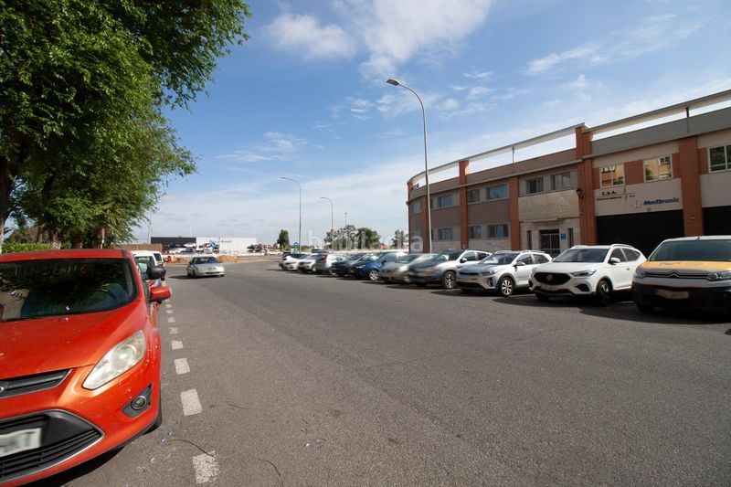 Foto a2749cba-b8d5-4433-aa16-50dd1c0fec7f. Local comercial a calle eúfrates 14 a Parque Alcosa Sevilla