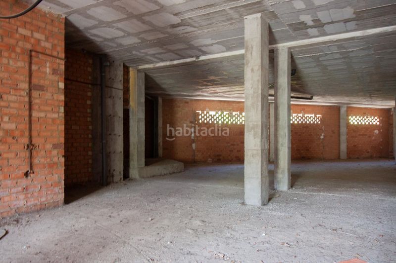 Foto c7e99eb2-5d2e-45f3-8fdc-dc5dad9a9ac2. Local comercial a calle eúfrates 14 a Parque Alcosa Sevilla