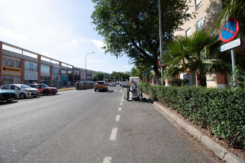 Foto fe2c48a0-bcf9-4f63-9193-c2ce9e408e20. Local comercial a calle eúfrates 14 a Parque Alcosa Sevilla