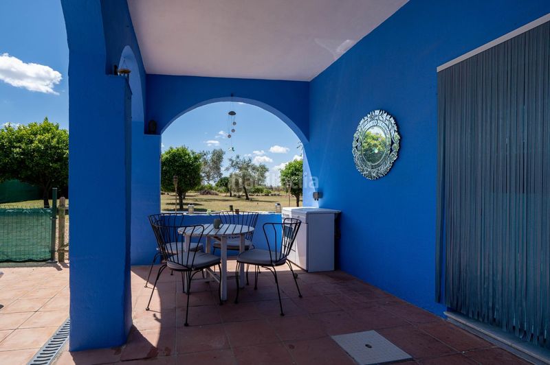 Foto 64aed6a5-56fd-4491-897f-50441055a639. Casa amb calefacció aparcament piscina a Marchena