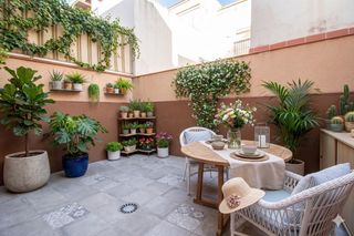 House  Calle juan sebastian elcano. Tu oasis de tranquilidad a un paso de sevilla! magnífica casa co
