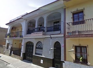 Casa adossada  Calle carabela. Oportunidad unica, gran adosado en alcala del rio una gran casa