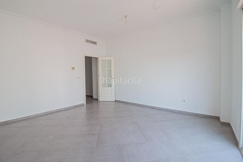 Foto d9812fa6-5b90-4feb-8984-2db6b1751101. Duplex in Centro Tomares