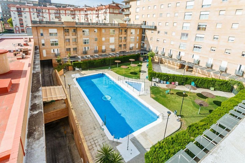 Foto 9319c38c-6812-4f67-9c8c-3302d02ed75f. Pis amb aparcament piscina a colores - entreparques Sevilla