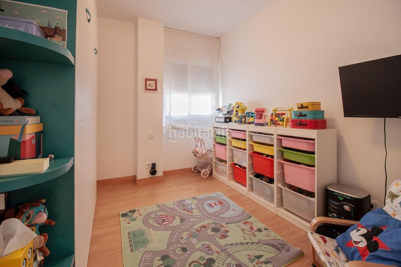 Foto fda82053-5cc6-4e10-b441-6bc909f5a577. Pis amb aparcament piscina a colores - entreparques Sevilla