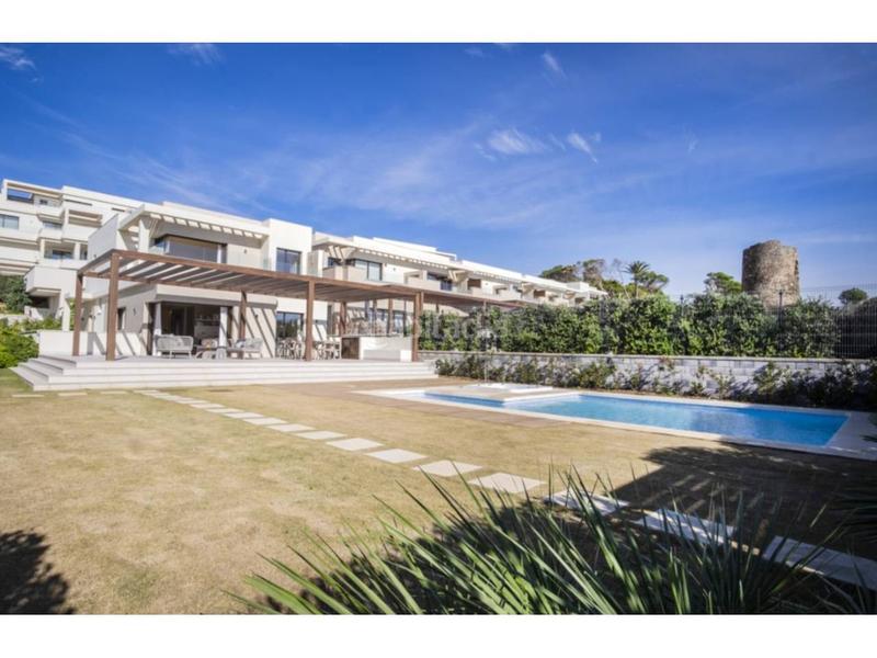 Foto 6cda75ce-9e25-4ff3-94ef-0cac1292fc6f. Haus mit parking pool in El Velerín Estepona