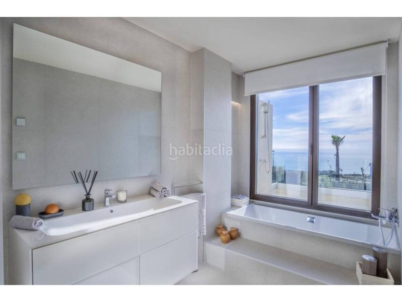 Foto bafac2e4-0f84-4f57-9680-f74b8502fbb7. Haus mit parking pool in El Velerín Estepona