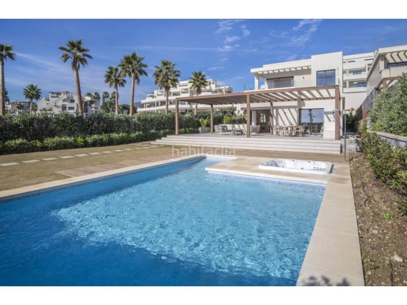 Foto d13d852f-68e0-4b7f-a1d1-c5b12cc44711. Haus mit parking pool in El Velerín Estepona