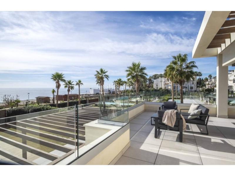 Foto f1d56f38-c824-401d-b16b-5b7352b8f0a7. Haus mit parking pool in El Velerín Estepona