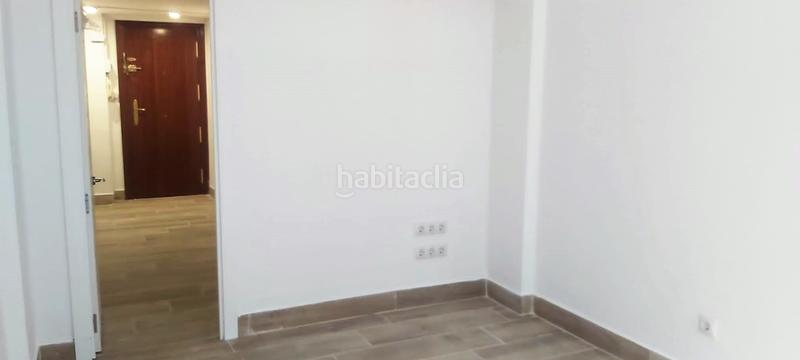 Foto bf54f95d-766d-4797-a9da-6619d93ff41a. Oficina a Santutxu-Basarrate Bilbao