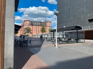 Lloguer Local Comercial a Espinosa orive doktorearen kalea 9. Local para comprar o alquilar
