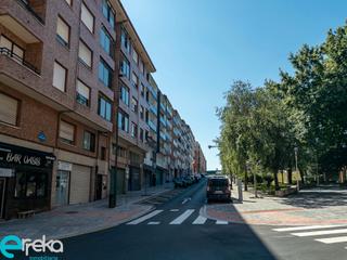 Pis a San Adrián