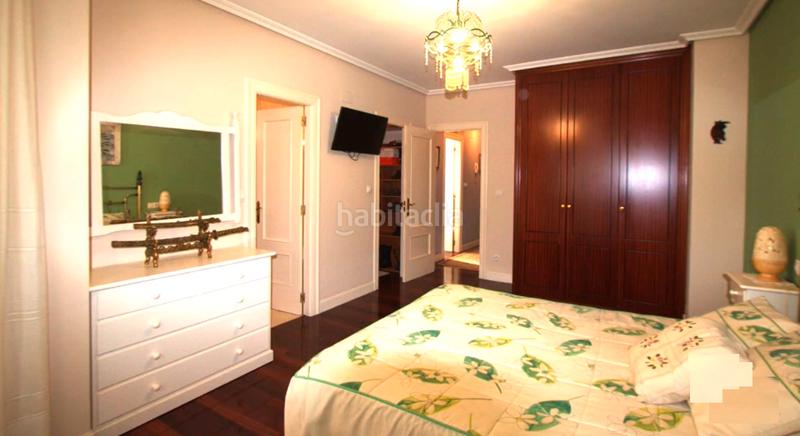 Foto 69e0ae6a-3e4d-4d83-99fa-d7ed57a78342. Chalet  bifamiliar en las carreras en Abanto y Ciérvana / Abanto Zierbena