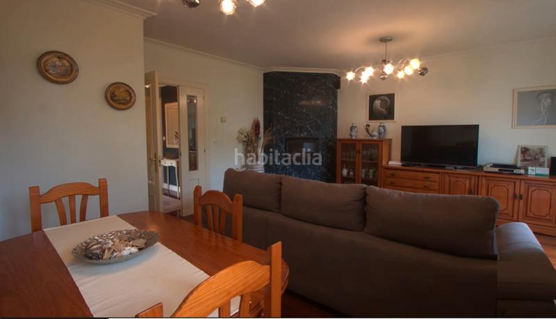 Foto a77883a1-abd9-495e-8afb-02d222d58139. Chalet  bifamiliar en las carreras en Abanto y Ciérvana / Abanto Zierbena