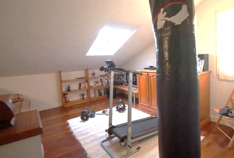 Foto af249da2-02ea-459c-a902-dbf5e0762f53. Chalet  bifamiliar en las carreras en Abanto y Ciérvana / Abanto Zierbena