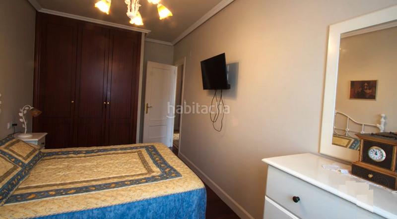 Foto ed325ad0-b3e4-4ef5-938a-76a2a3f403c8. Chalet  bifamiliar en las carreras en Abanto y Ciérvana / Abanto Zierbena