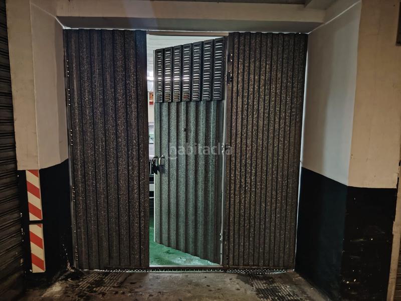 Foto 2c0c8c7f-735c-4106-bd71-3cd7557a37df. Autoparkplatz in Santutxu-Basarrate Bilbao