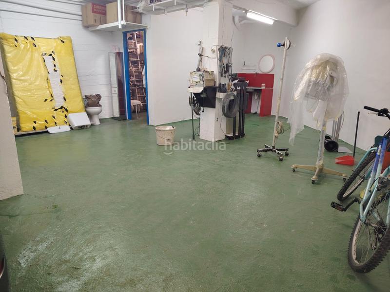 Foto b234635a-ed13-4956-bfdb-4822202a75df. Autoparkplatz in Santutxu-Basarrate Bilbao