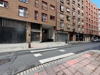 Aparcament cotxe a Zamakola Kalea