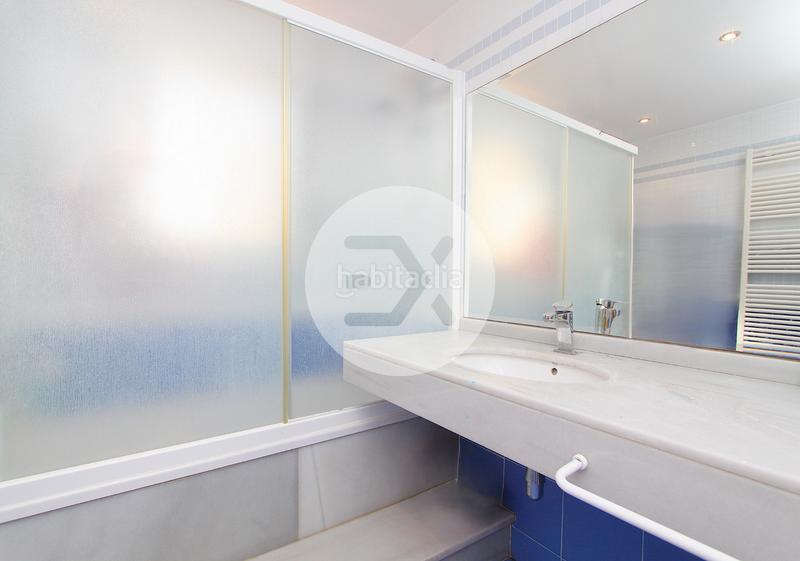 Foto 3d2b0987-ef5e-4ef5-aef6-ca79a0bd48a9. Casa amb calefacció aparcament piscina a El Poal Castelldefels