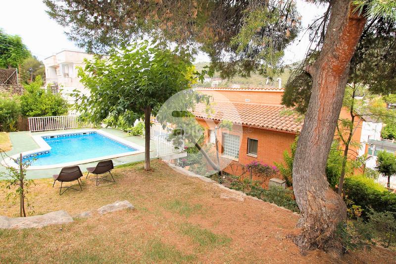 Foto 9baeb197-e4f9-4c96-a43f-deb81ab6484a. Casa amb calefacció aparcament piscina a El Poal Castelldefels