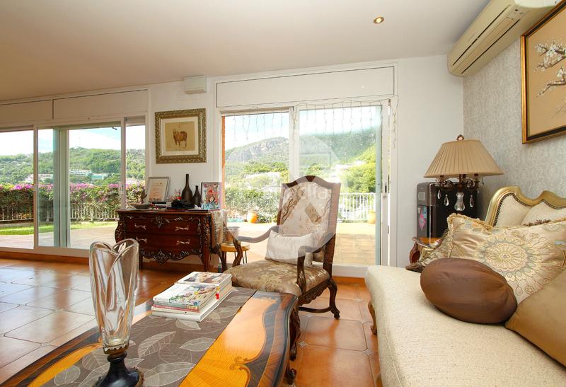 Foto 163274e8-1d05-4b04-9556-f6e838143b28. House with heating parking pool in El Poal Castelldefels