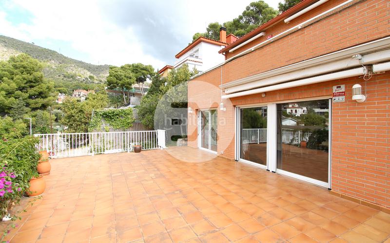 Foto fbc51bb8-2a31-43e4-96a6-af76a4e55d6a. House with heating parking pool in El Poal Castelldefels